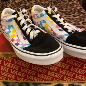 Rainbow checkerboard old skool Vans
